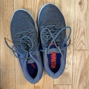 Men’s Nike Lunar Apparent running shoe size 9